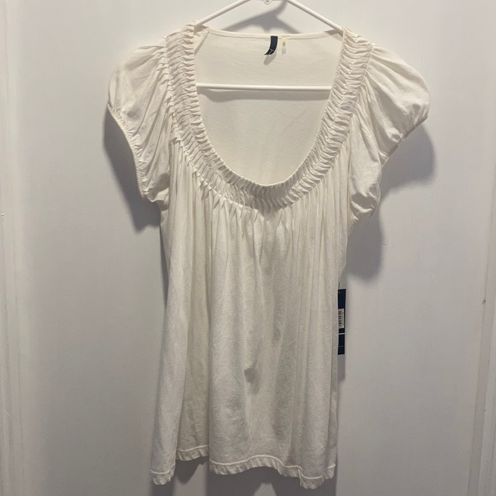 Tahari white tee